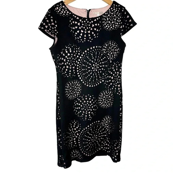 dress barn Camryn 12 black laser cut short sleeve dress‎ - Picture 3 of 7